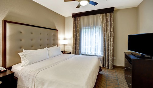 1 Bedroom Suite 1 King No Smoking