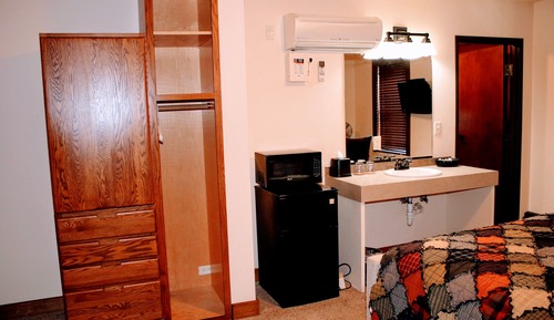 Standard Room, 1 Queen Bed (Room 203)