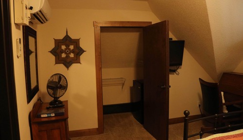 Standard Room, 1 Queen Bed (Room 306)