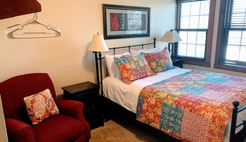 Standard Room, 1 Queen Bed (Room 302)
