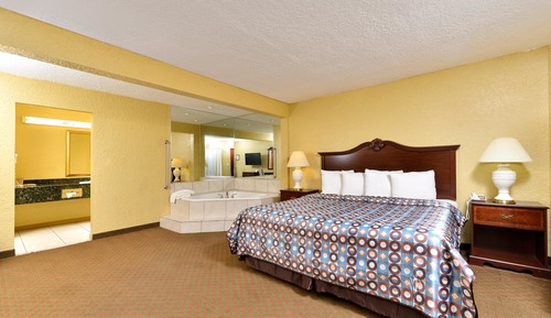Room, 1 King Bed, Smoking, Jetted Tub