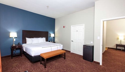 Suite, 1 Bedroom, Accessible, Non Smoking (Roll-In Shower)