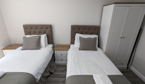 1 Bedroom Twin Apartment 