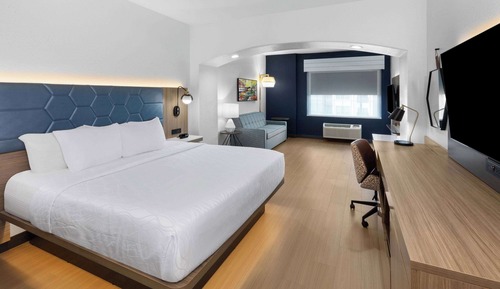 Deluxe Suite, 1 King Bed, Non Smoking