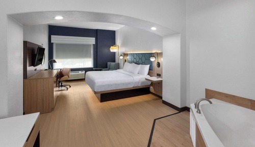 Deluxe Suite, 1 King Bed, Non Smoking