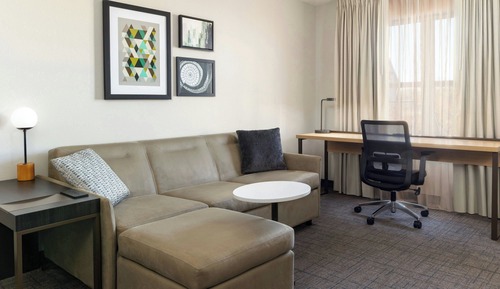Studio Suite, 1 King Bed with Sofa bed (Hearing Accessible)