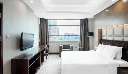 Standard Room, 1 King Bed, Garden View