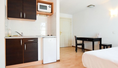 Studio, 1 Double or 2 Twin Beds