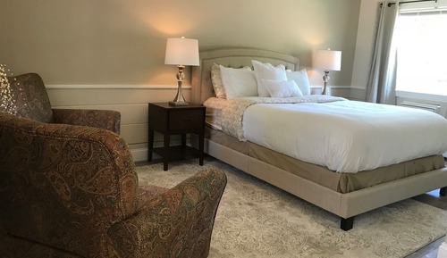 Standard Room, 1 Queen Bed