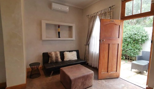Suite, Garden Area