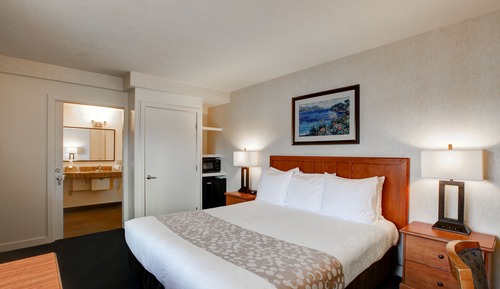 Deluxe Room, 1 King Bed (Accessible)