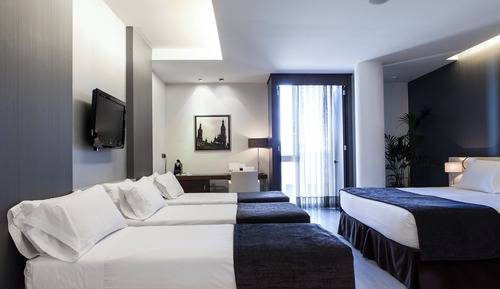 Quintuple Room