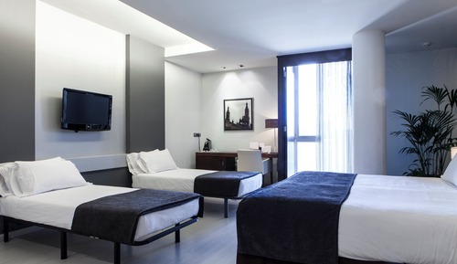 Basic Quadruple Room (2 Adults + 2 Children)