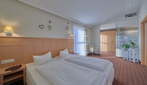 Suite, Balcony