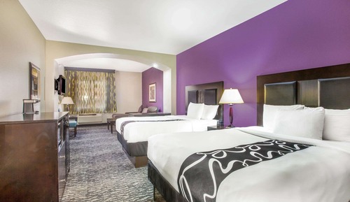 Deluxe Suite, 2 Queen Beds, Non Smoking