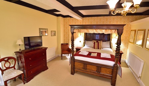 Four Poster Room