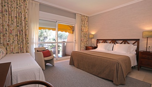 Double Room (With an Extra Bed)