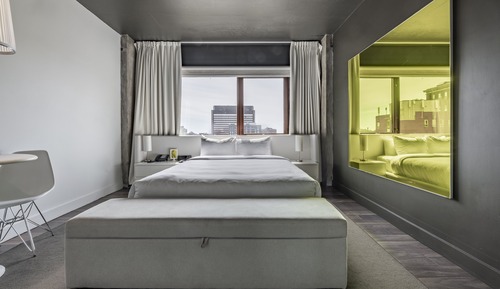 Standard Room, 1 Queen Bed (Pop)
