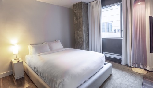  Suite, 1 Queen Bed with Sofabed (Living)