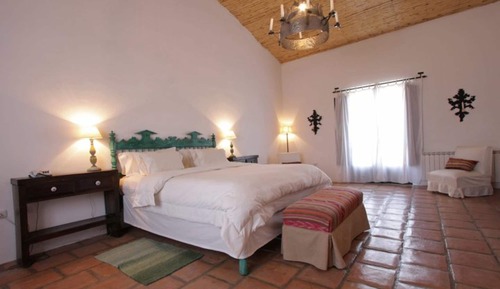 Room, Hill View