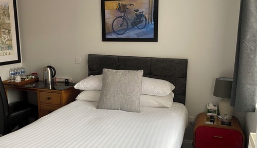 Small Double room with en-suite