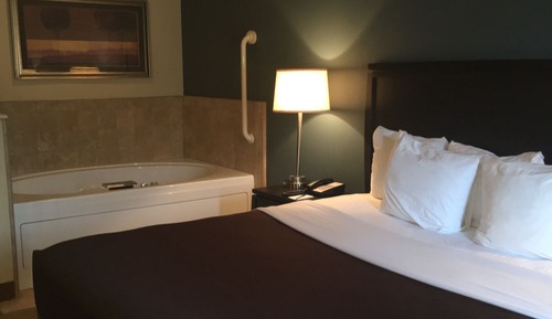 Room, 1 King Bed, Accessible, Non Smoking (Mobility Accessible)