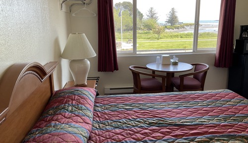 Standard Room, 1 King Bed, Ocean View