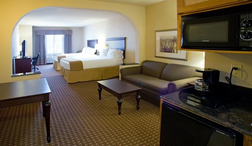 Suite, 2 Queen Beds (Additional Living Area)