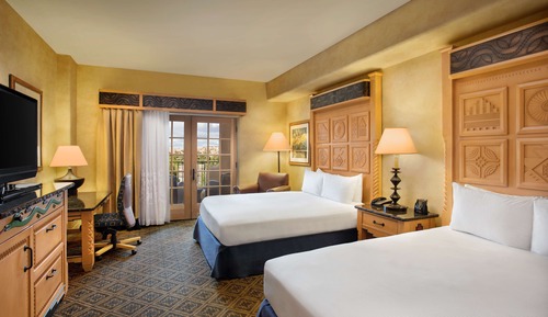 2 Queen Beds With Balcony
