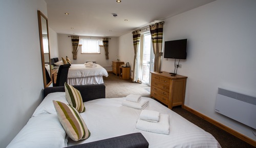 Deluxe Quadruple Room, 1 Bedroom