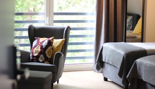 Traditional Studio Suite (5)
