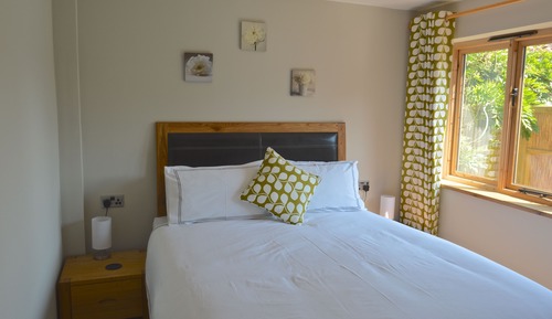 Deluxe Cabin, Ensuite, Garden View (Long Barn)