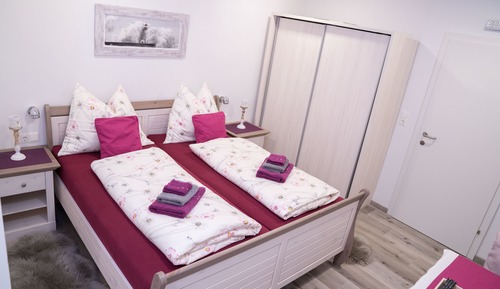 Deluxe Double Room, 1 King Bed (Bordeaux / Grey Nr 10)