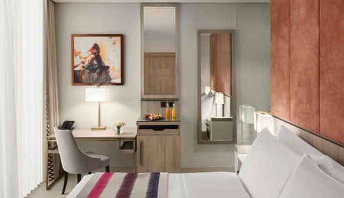 Classic Room, 1 King Bed (City Side)