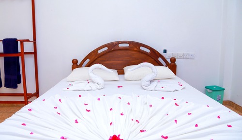 Double Room, Smoking