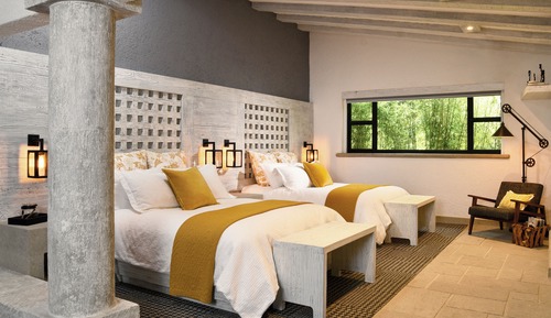 Design Suite, 2 Queen Beds, Non Smoking, Kitchenette