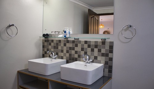 Junior Suite, 1 King Bed, Patio