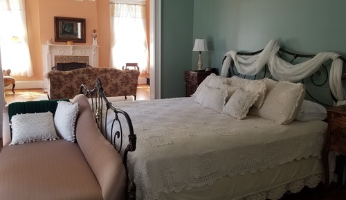 Peach Blossom Suite