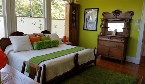 Sweet Auburn Room