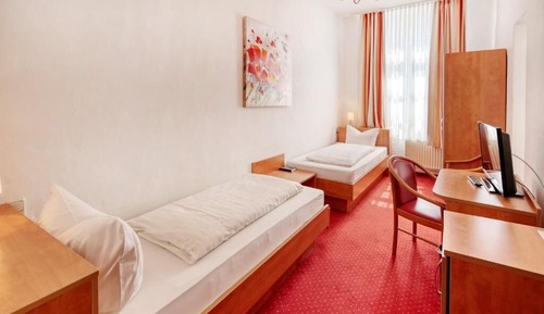 Economy Triple Room, Private Bathroom