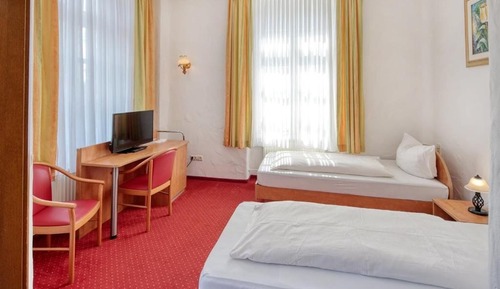 Economy Double or Twin Room, Private Bathroom