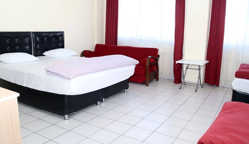 Economy Triple Room