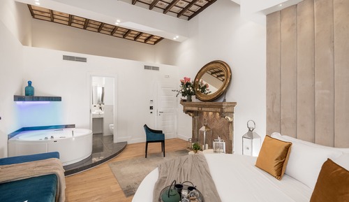 Exclusive Suite, Jetted Tub