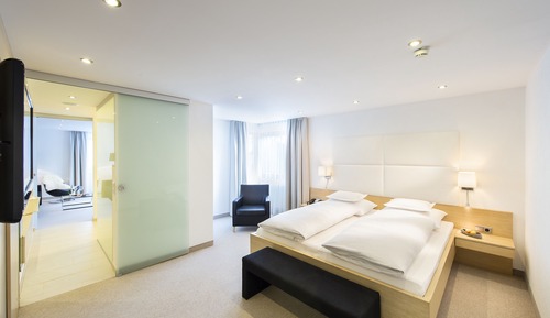 Deluxe Suite, Balcony (Nova)