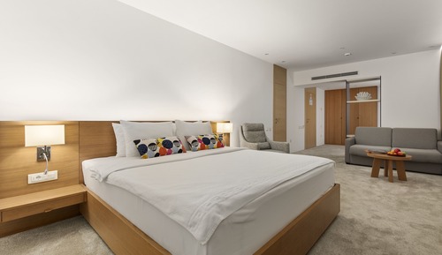 Junior Suite, Courtyard View
