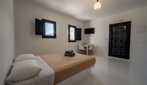 Deluxe Studio