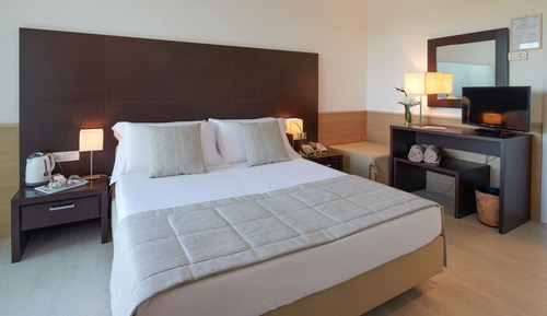 Standard Room, 1 Queen Bed, Garden View