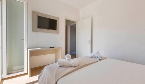 Standard Apartment, 1 Bedroom (First Floor - 1054)