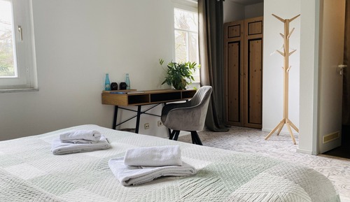 Basic Double Room, Ensuite, Garden View (Forsthaus 14)