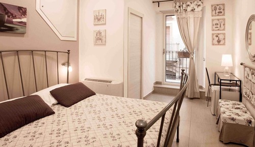 Suite, Balcony (Tromba)